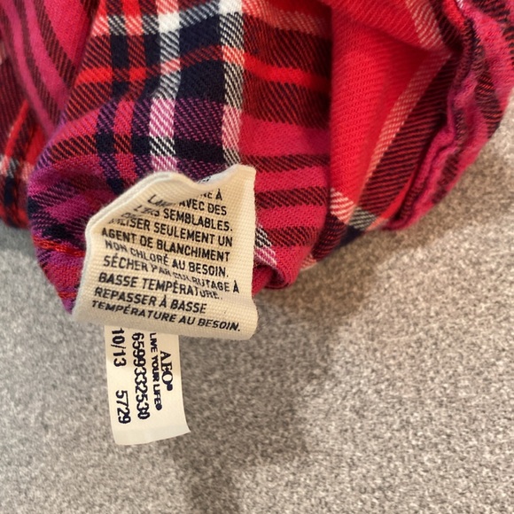 American Eagle - women’s flannel plaid shirt.  Size M - Picture 5 of 9